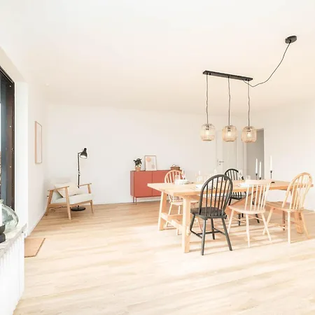 Haus Boy, Penthouse Nr 11 *